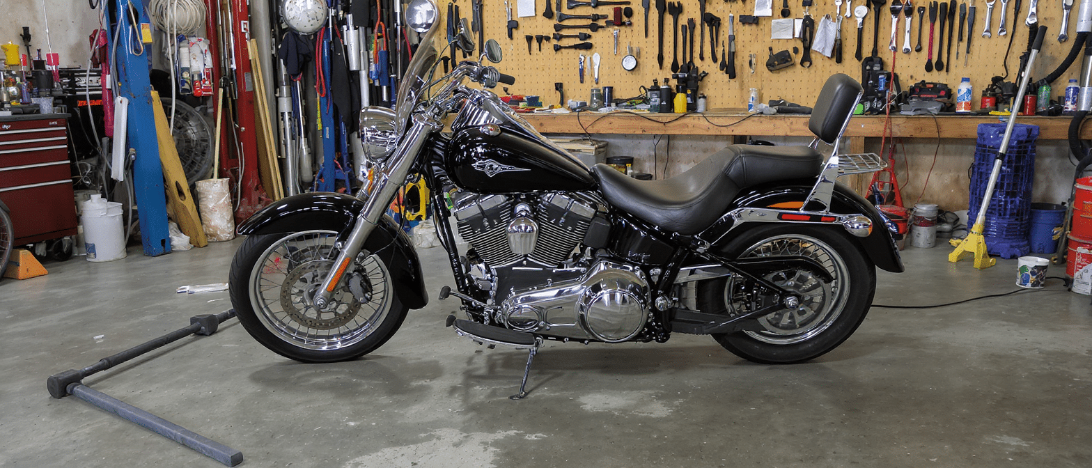 découvrez nos conseils pratiques pour maintenir votre moto en position verticale. apprenez les techniques et astuces essentielles pour assurer la stabilité de votre deux-roues, que ce soit lors du stationnement ou en déplacement. maintenez votre moto en sécurité et évitez les chutes grâce à nos recommandations.