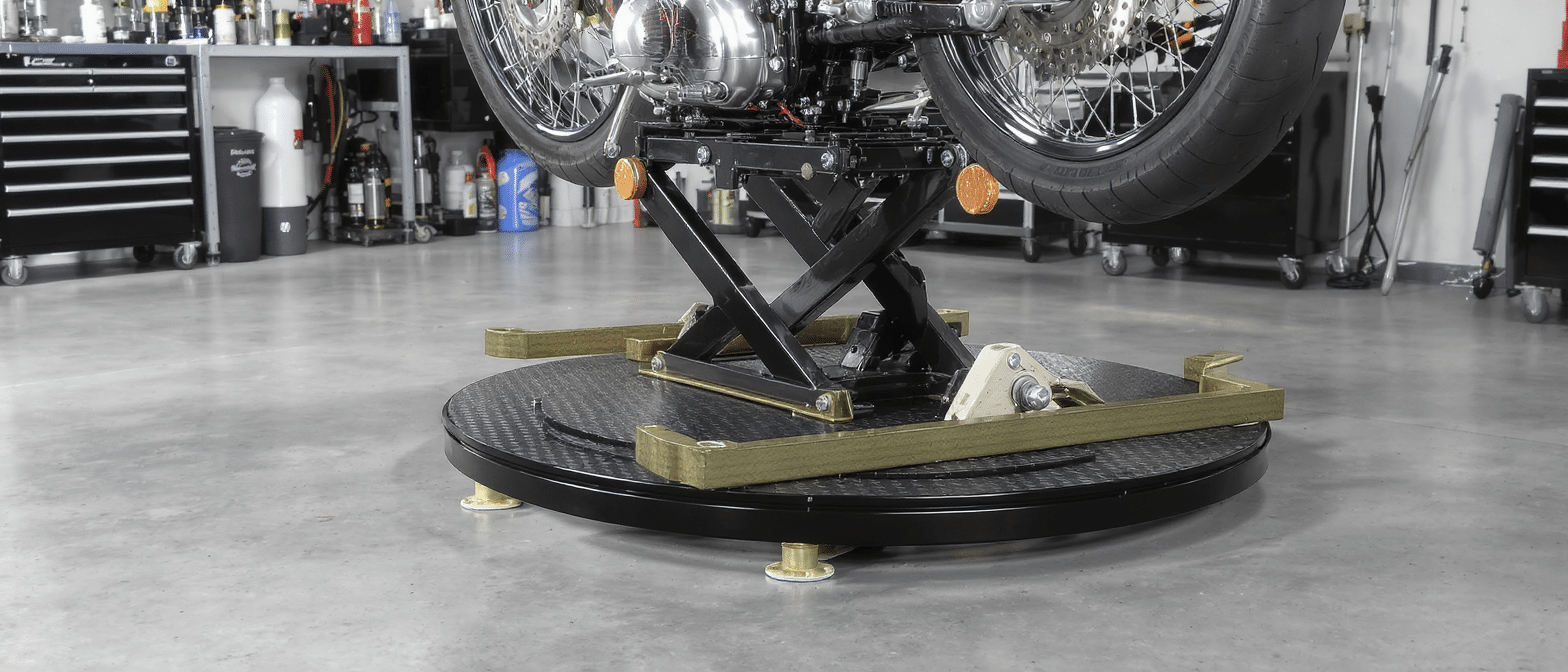 découvrez les meilleures techniques et conseils pour soulever une moto de cross en toute sécurité. que vous soyez novice ou expérimenté, apprenez les gestes appropriés pour manipuler votre engin avec aisance et éviter les blessures.